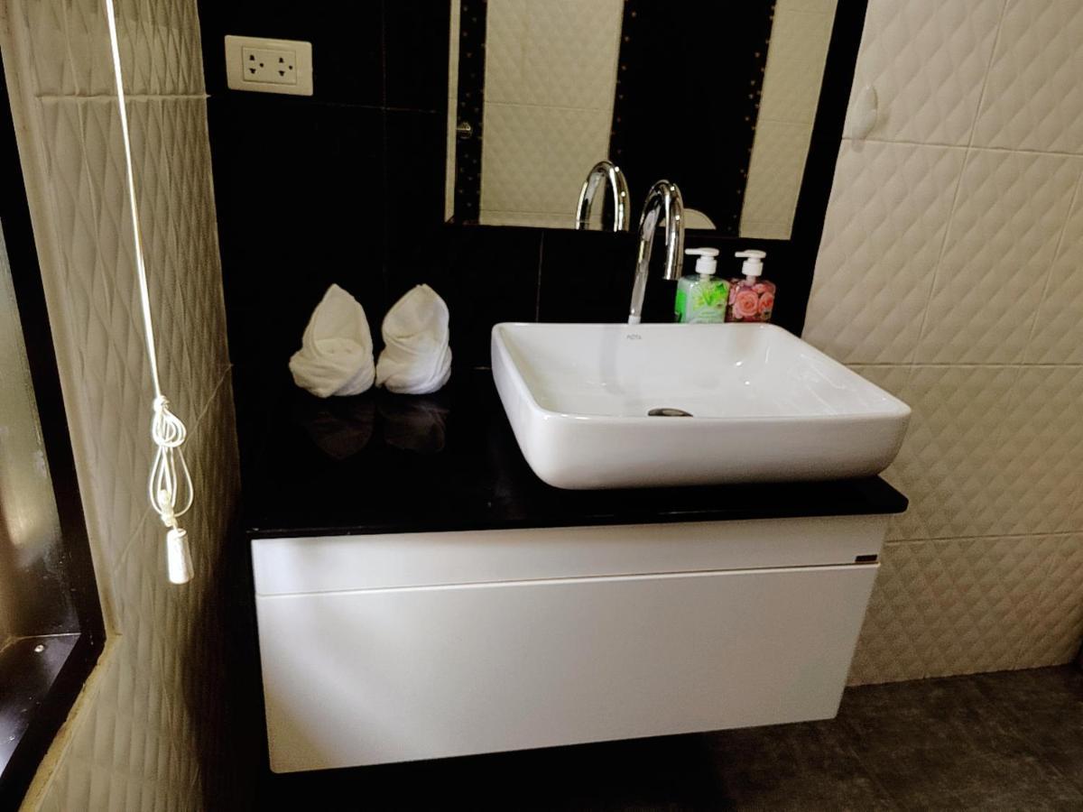 E Villa , Private Pool Villa For Your Family Хуа Хин Екстериор снимка